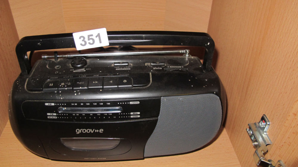Lot 351: stereo