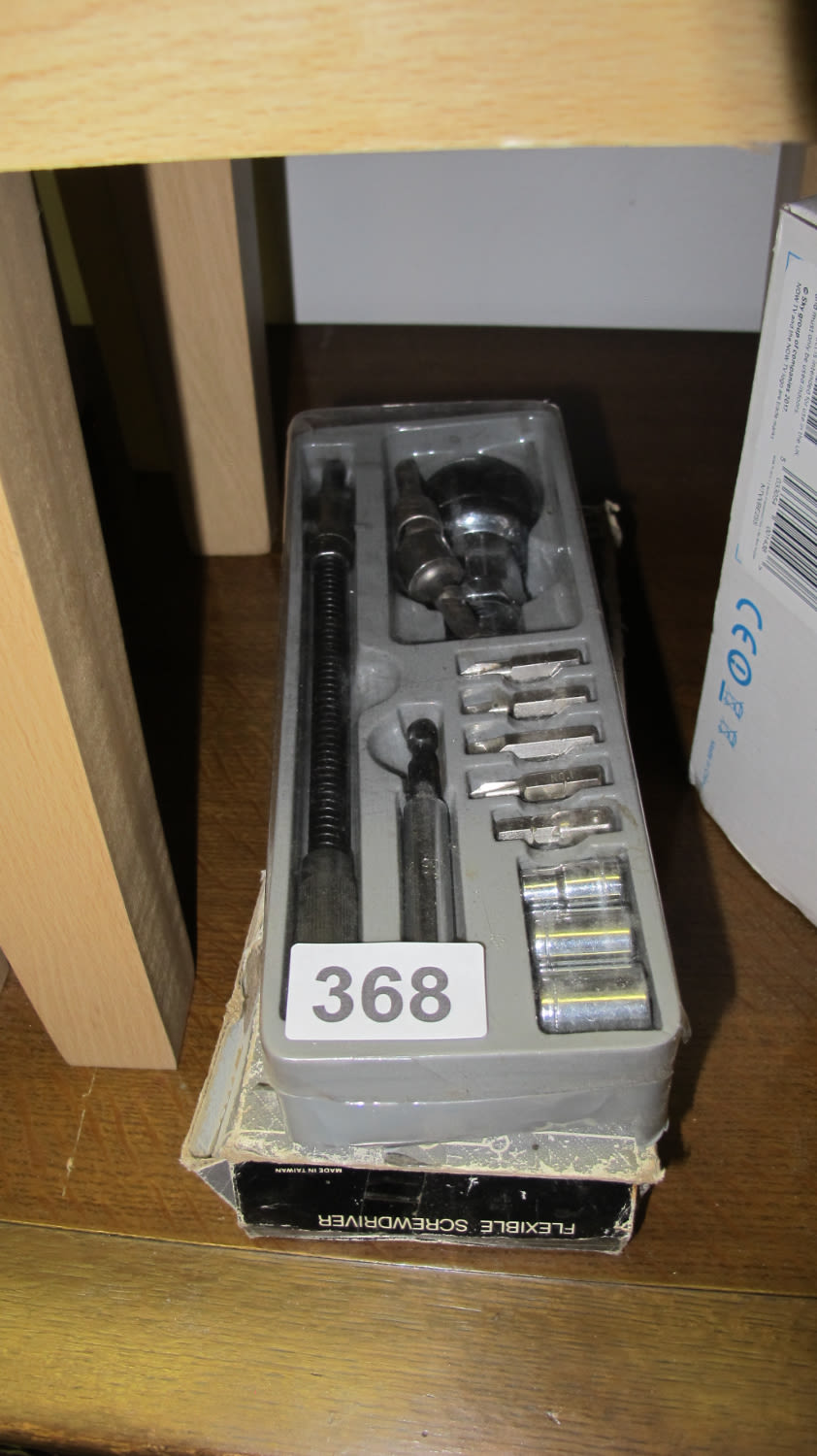 Lot 368: flexible screwdriver set