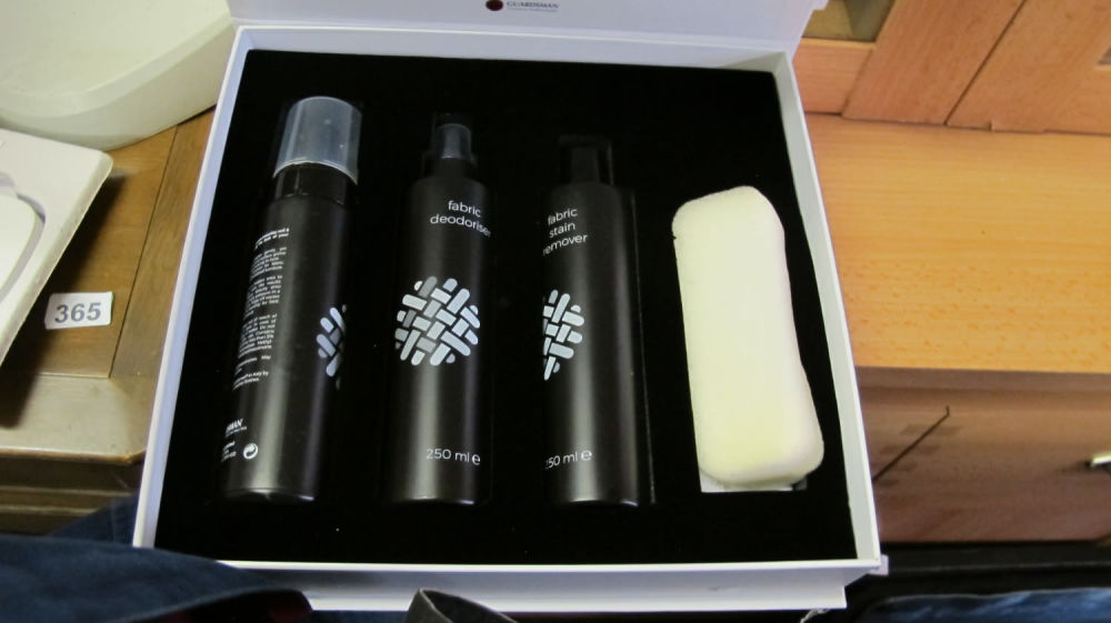 Lot 370: upholstery cleaning set