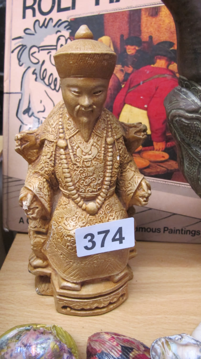 Lot 374: chinese figurine