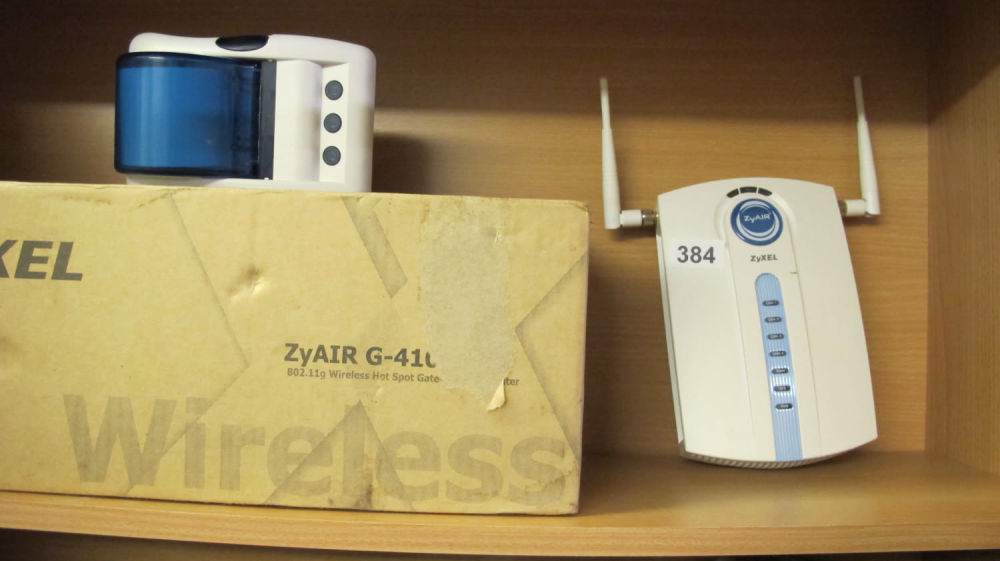 Lot 384: commercial extender wireless router with printer Tester
