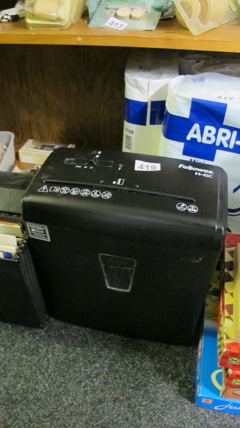 Lot 419: paper shredder