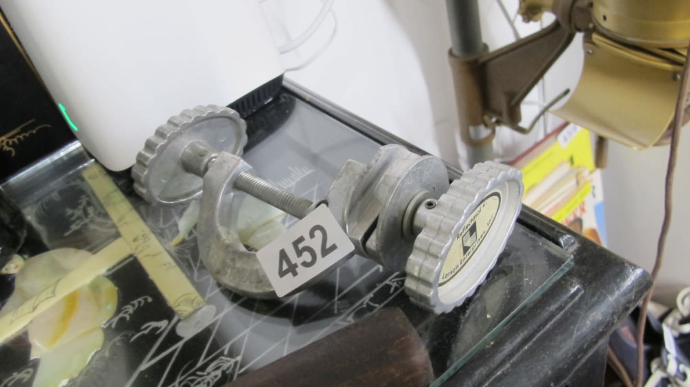 Lot 452: Photographic clamp