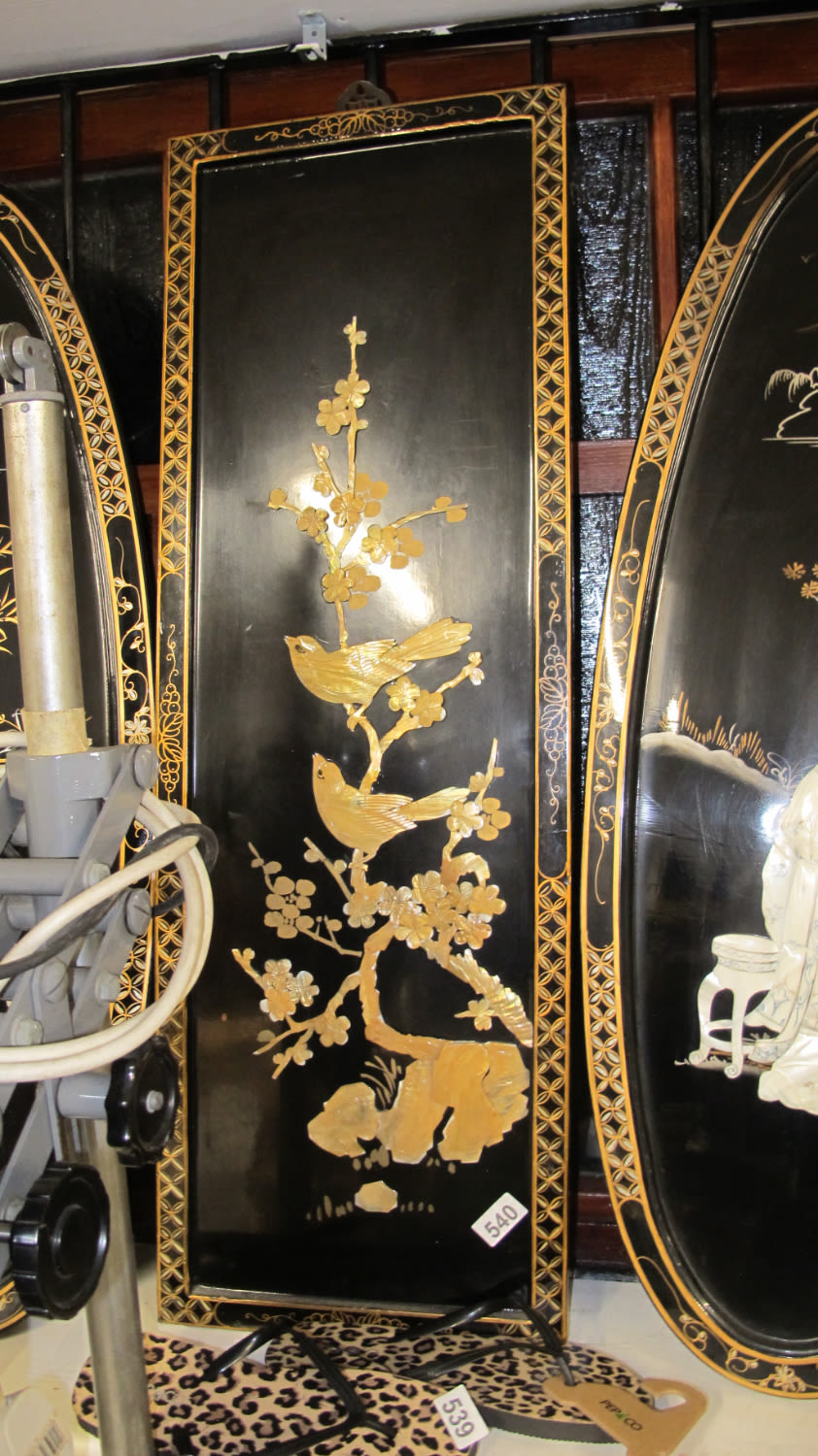 Lot 540: Chinese wall plaque
