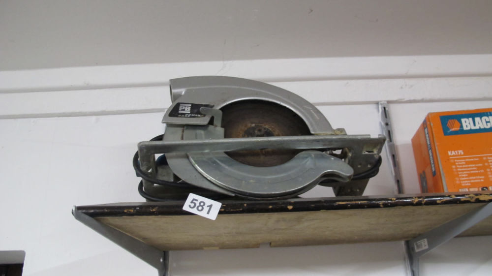 Lot 581: Circular saw