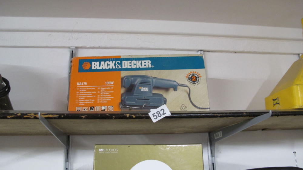 Lot 582: Electric sander