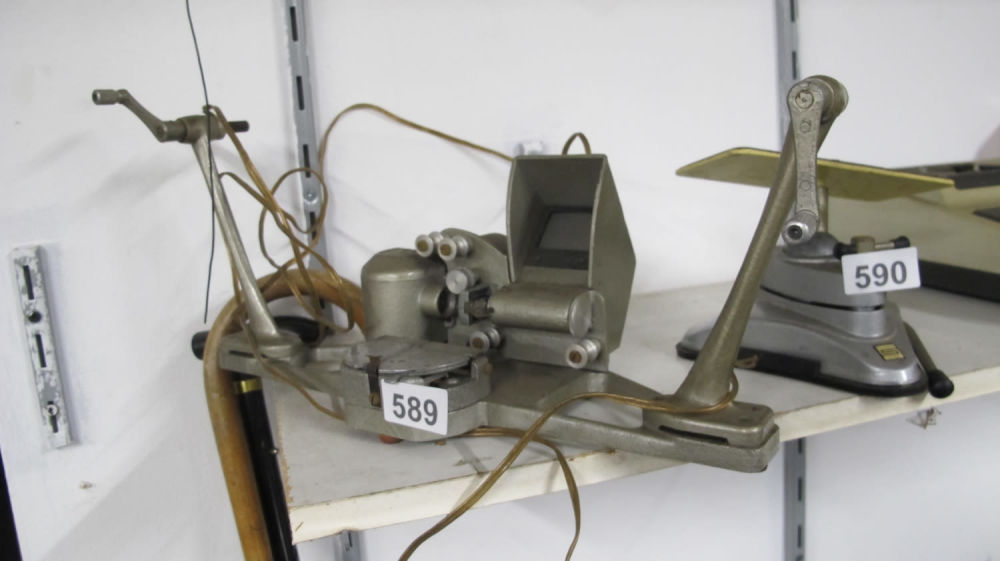 Lot 589: Film editor/viewer