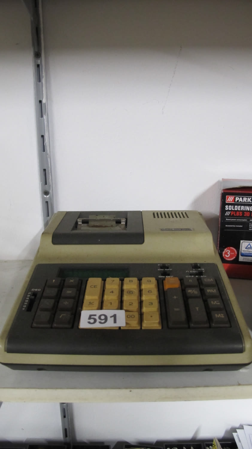 Lot 591: Accountants calculator