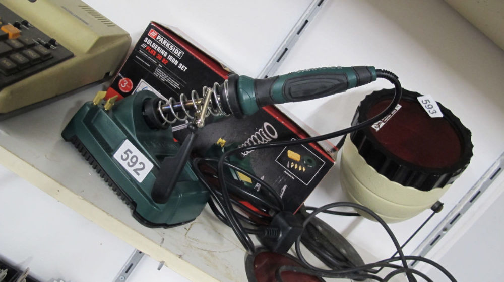 Lot 592: Soldering station