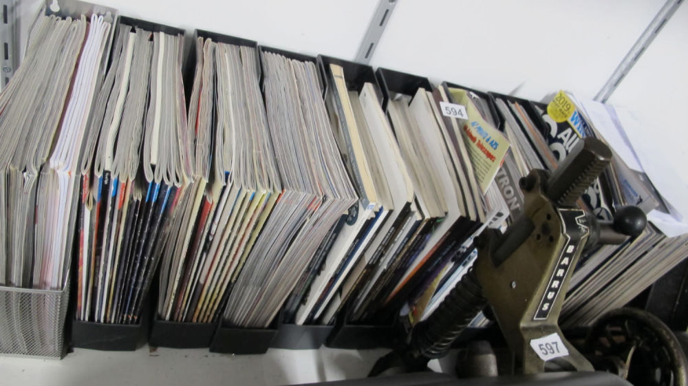 Lot 594: Large collection of astronomy magazines