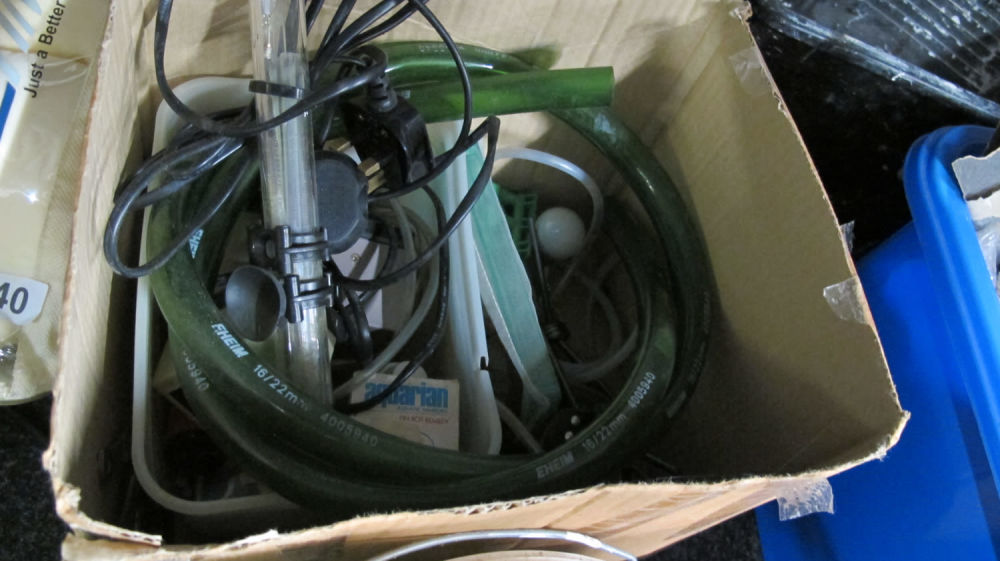 Lot 613: Fish tank equipment