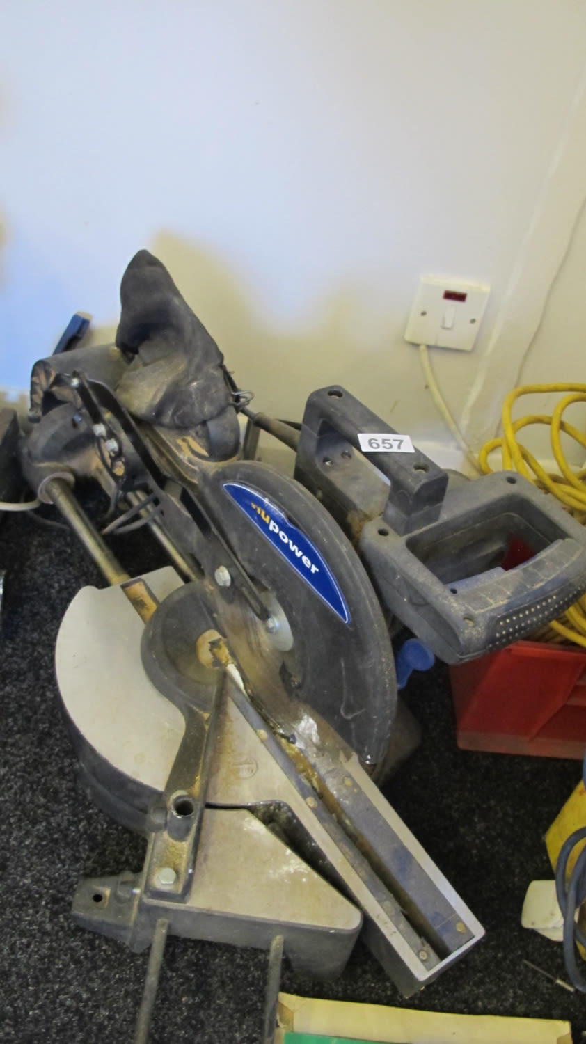 Lot 657: Chop saw Ideal for cutting Kindling sticks