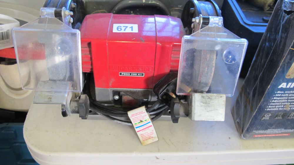 Lot 671: Parkside PDSO200 A1 Bench grinder