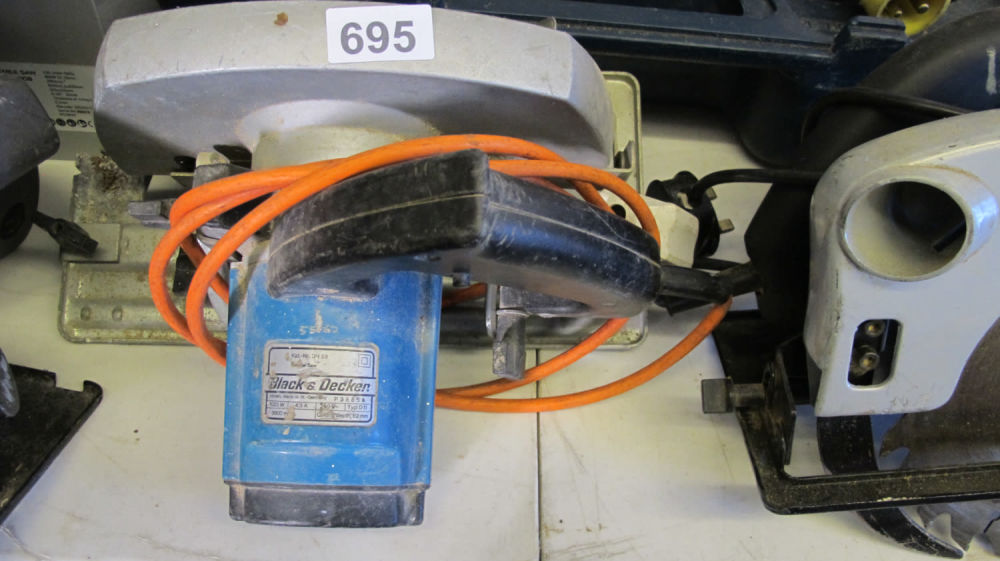 Lot 695: Circular saw