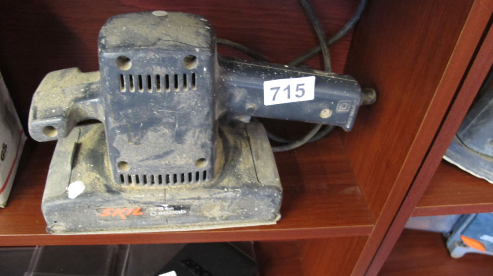 Lot 715: Electric sander