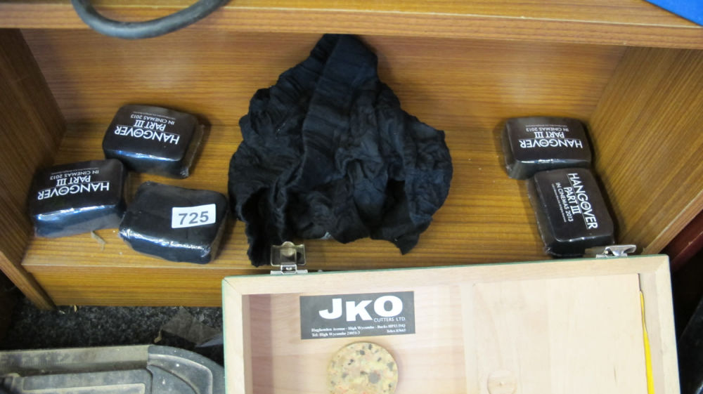 Lot 725: xxx