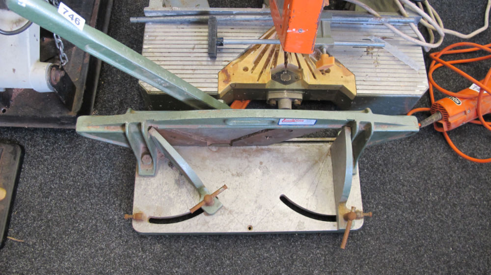 Lot 746: Guillotine