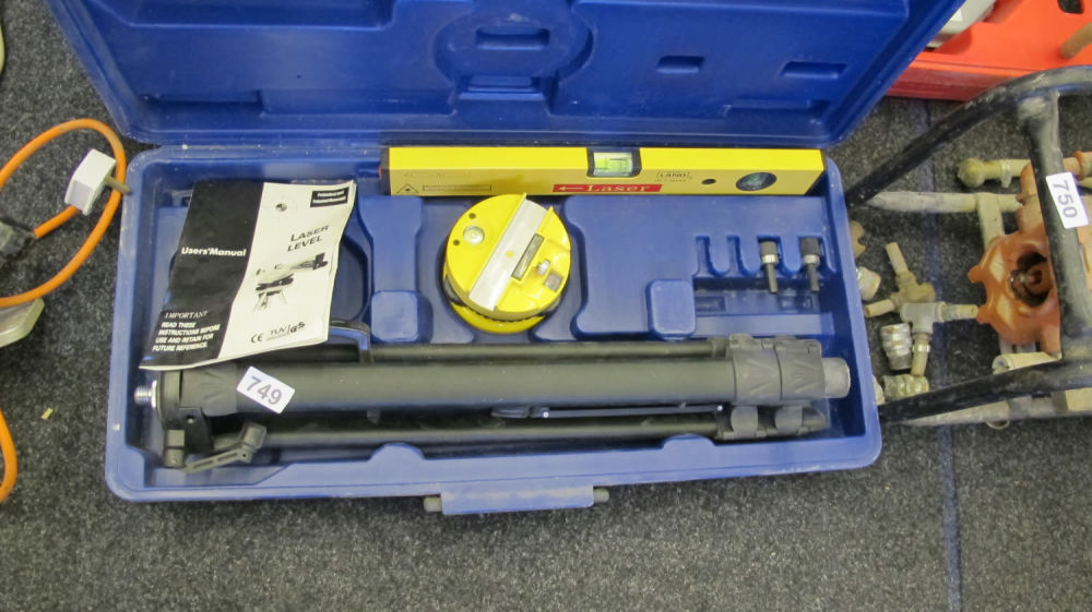 Lot 749: Laser level