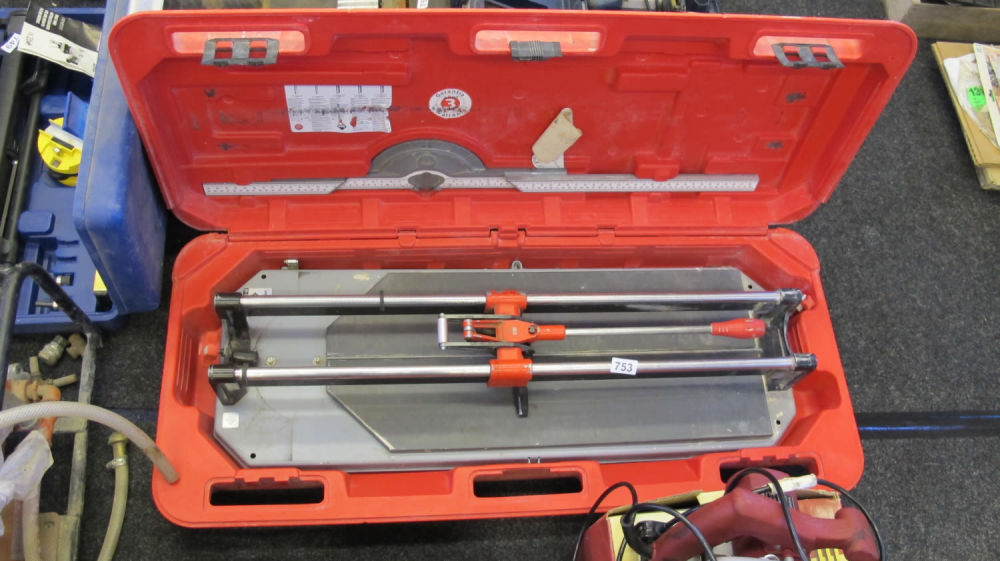 Lot 753: Tile cutter