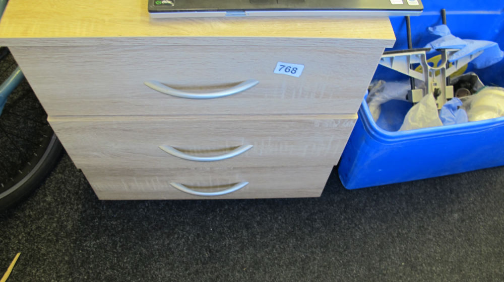 Lot 768: Drawers
