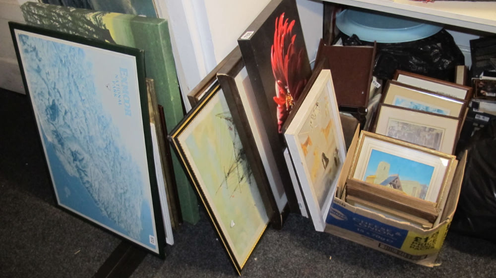 Lot 788: A quantity of pictures