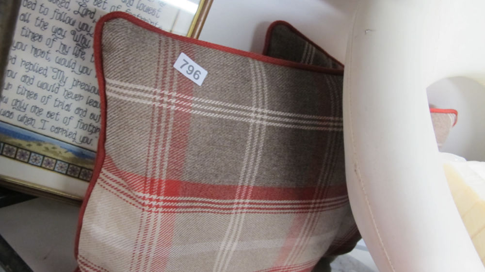 Lot 796: Cushion
