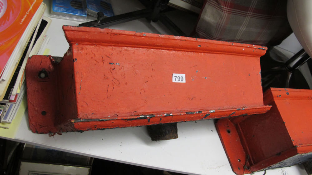 Lot 799: Cast metal rain hopper