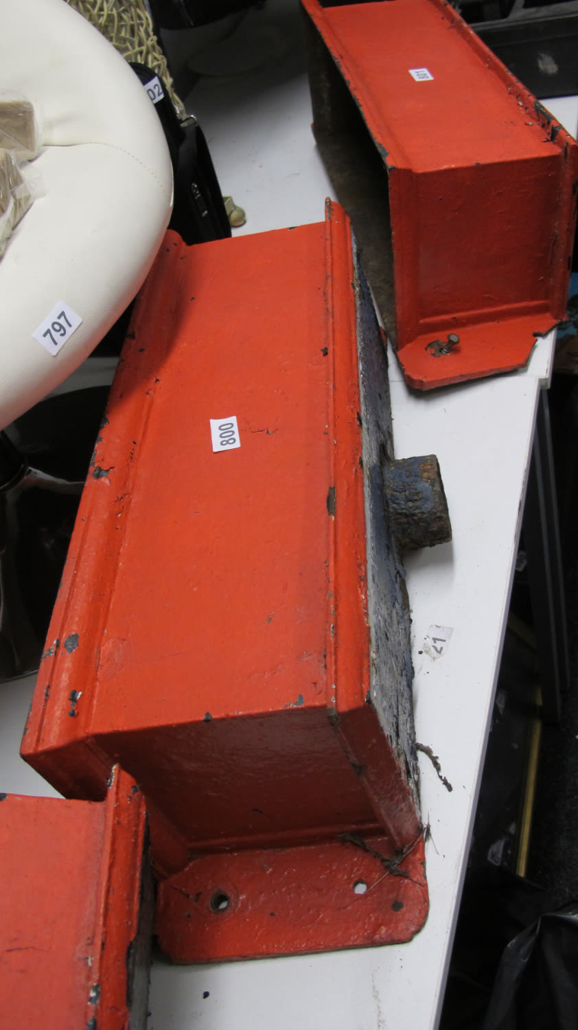Lot 800: Cast metal rain hopper