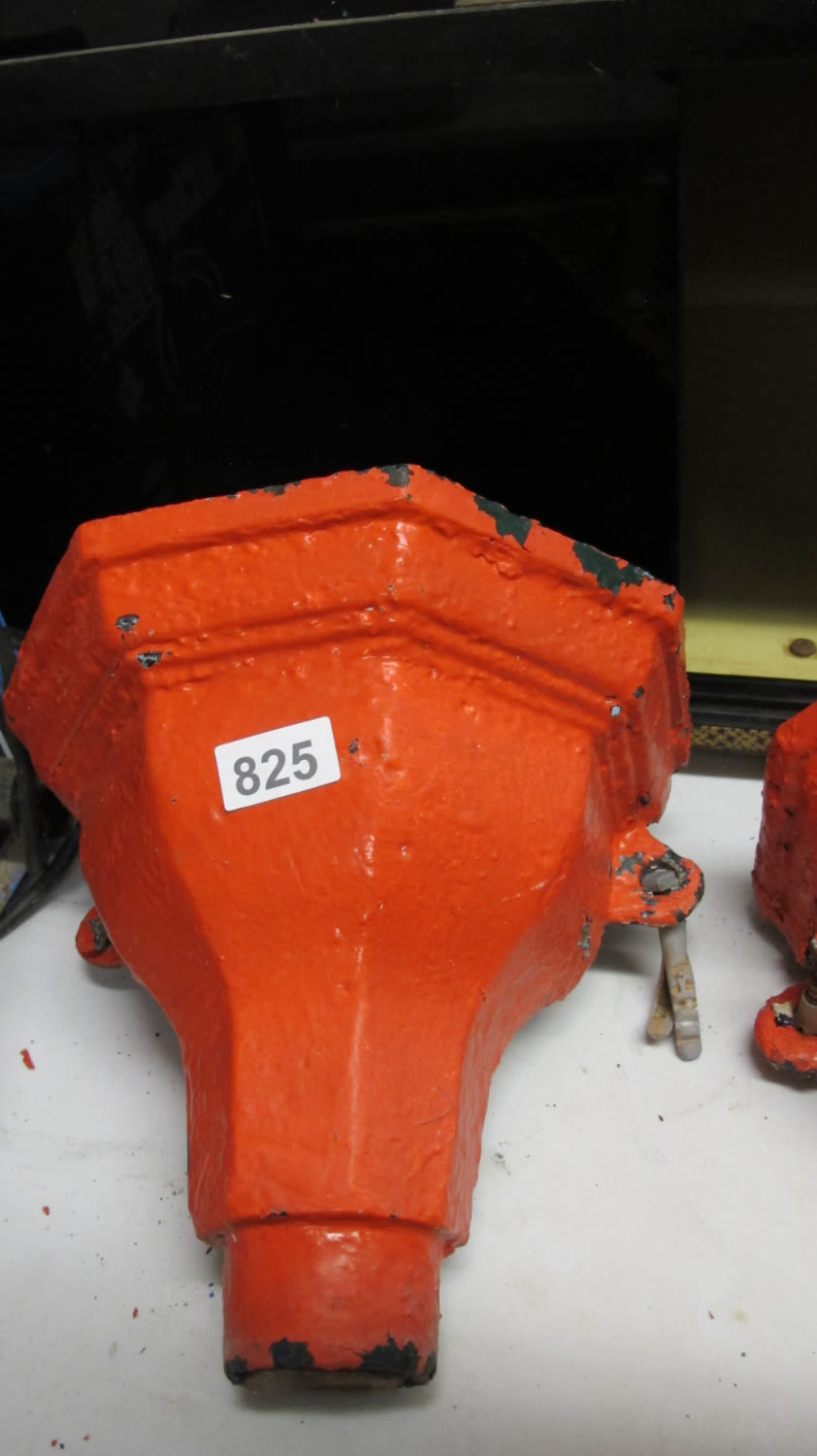 Lot 825: Cast iron rain hopper