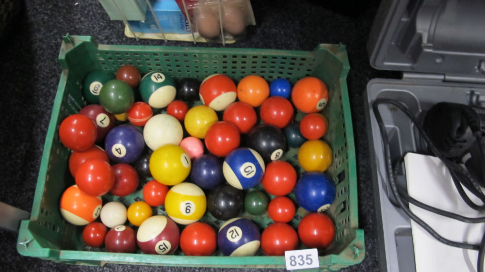 Lot 835: Pool and snooker balls. It's all balls.