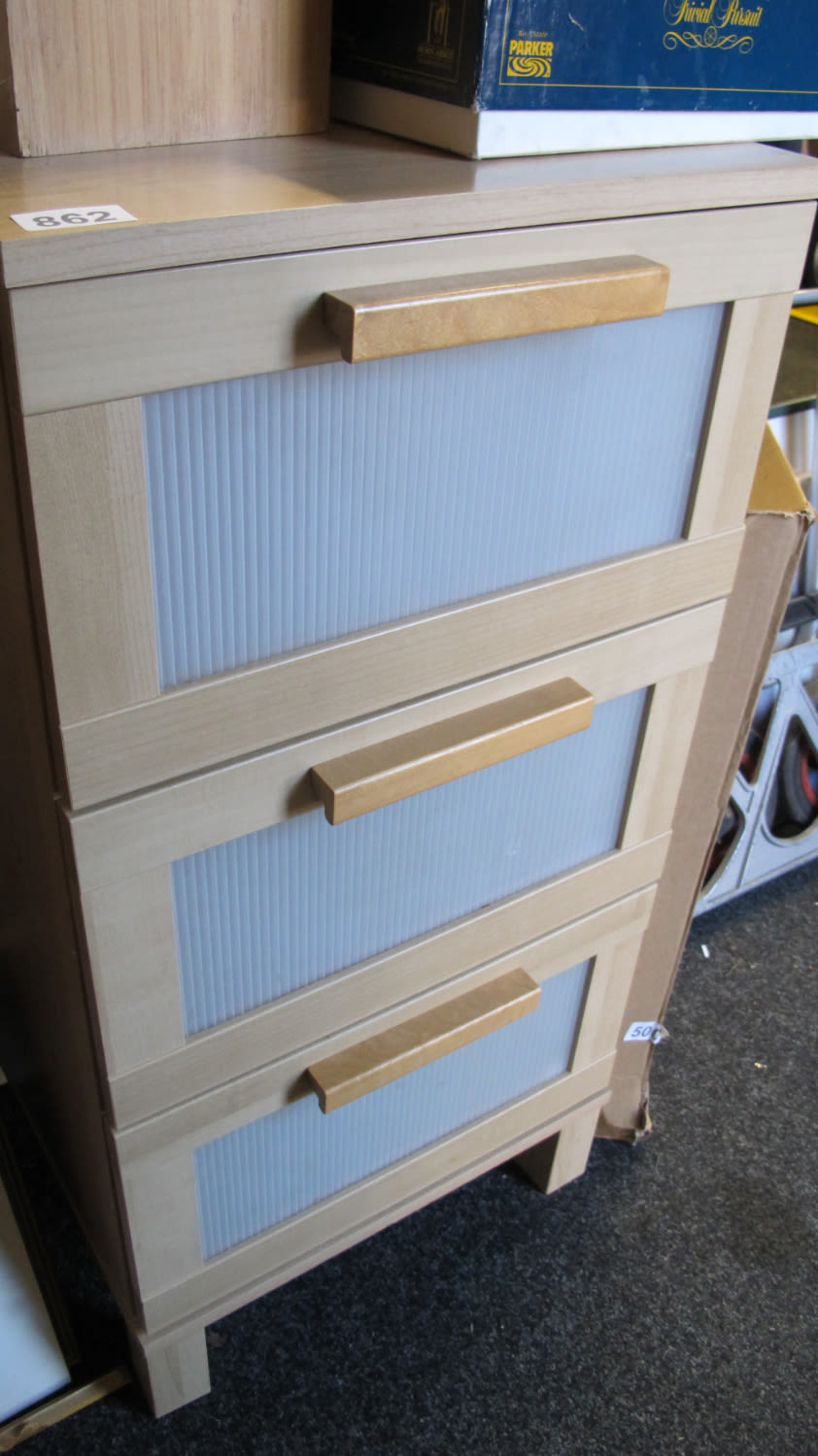 Lot 862: Bedside drawers