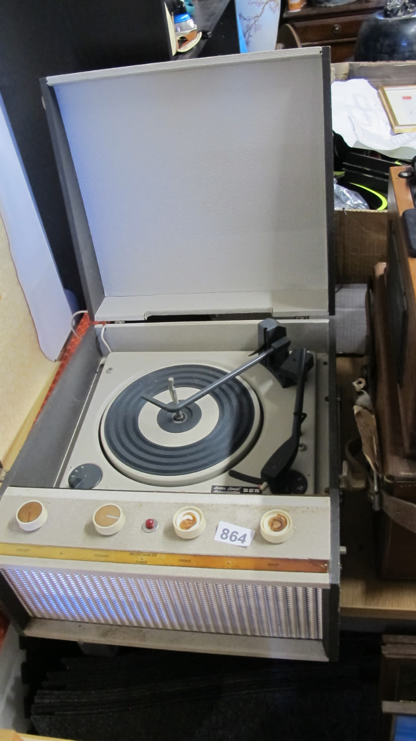 Lot 864: Vintage record player