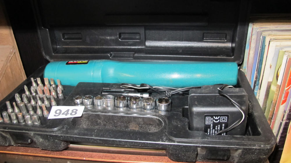 Lot 948: electric screwdriver