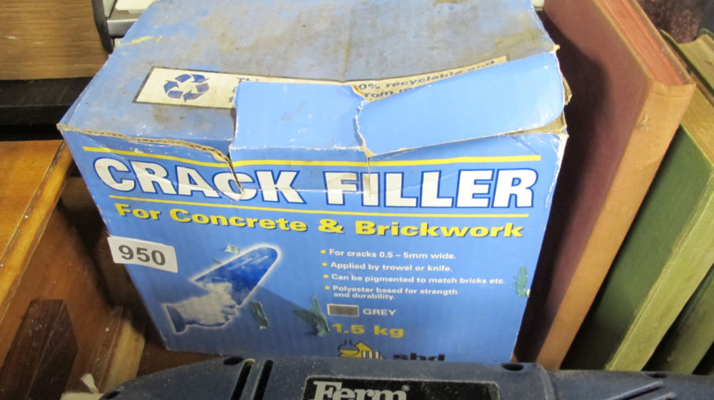 Lot 950: crack filler