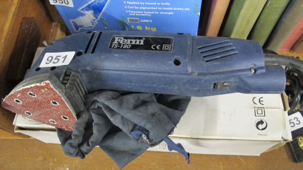 Lot 951: detail sander