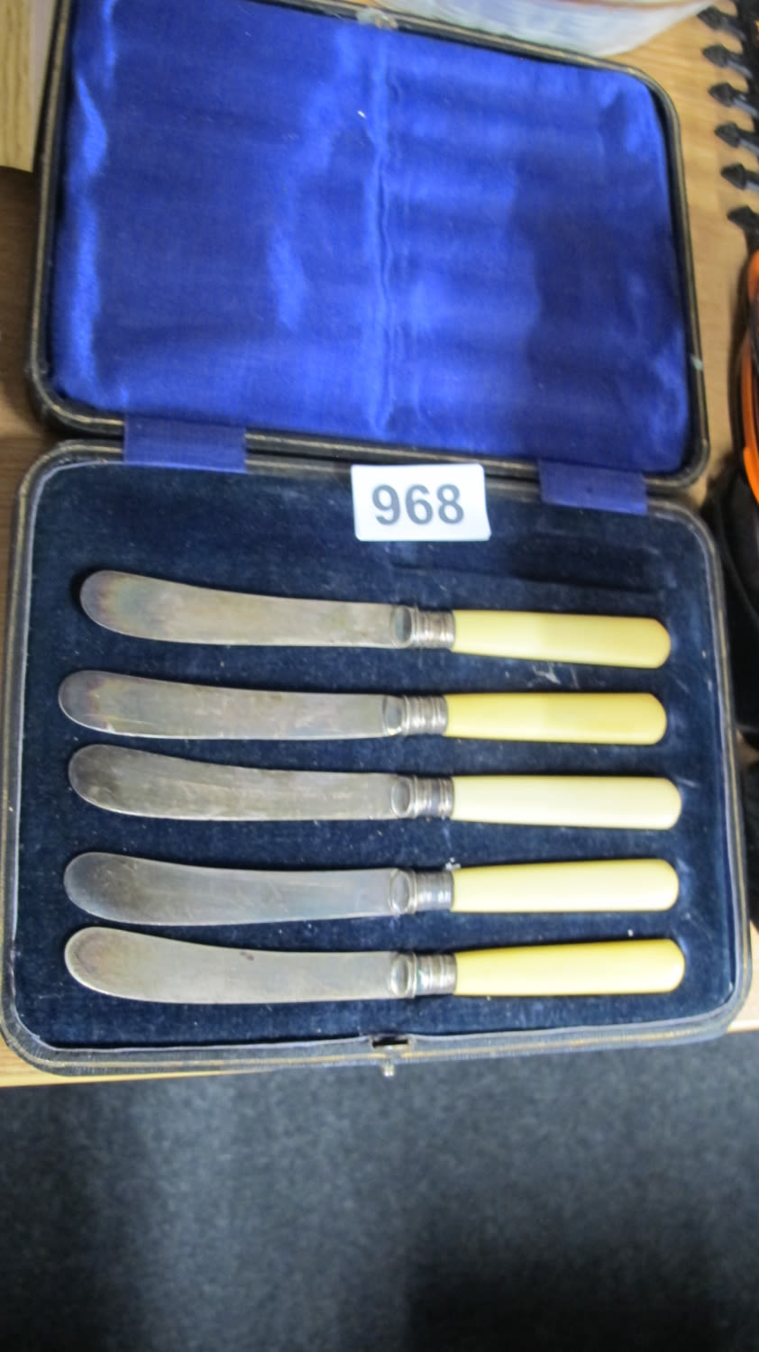 Lot 968: cased butter knives