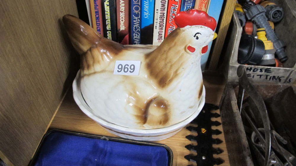 Lot 969: ceramic chicken egg storage