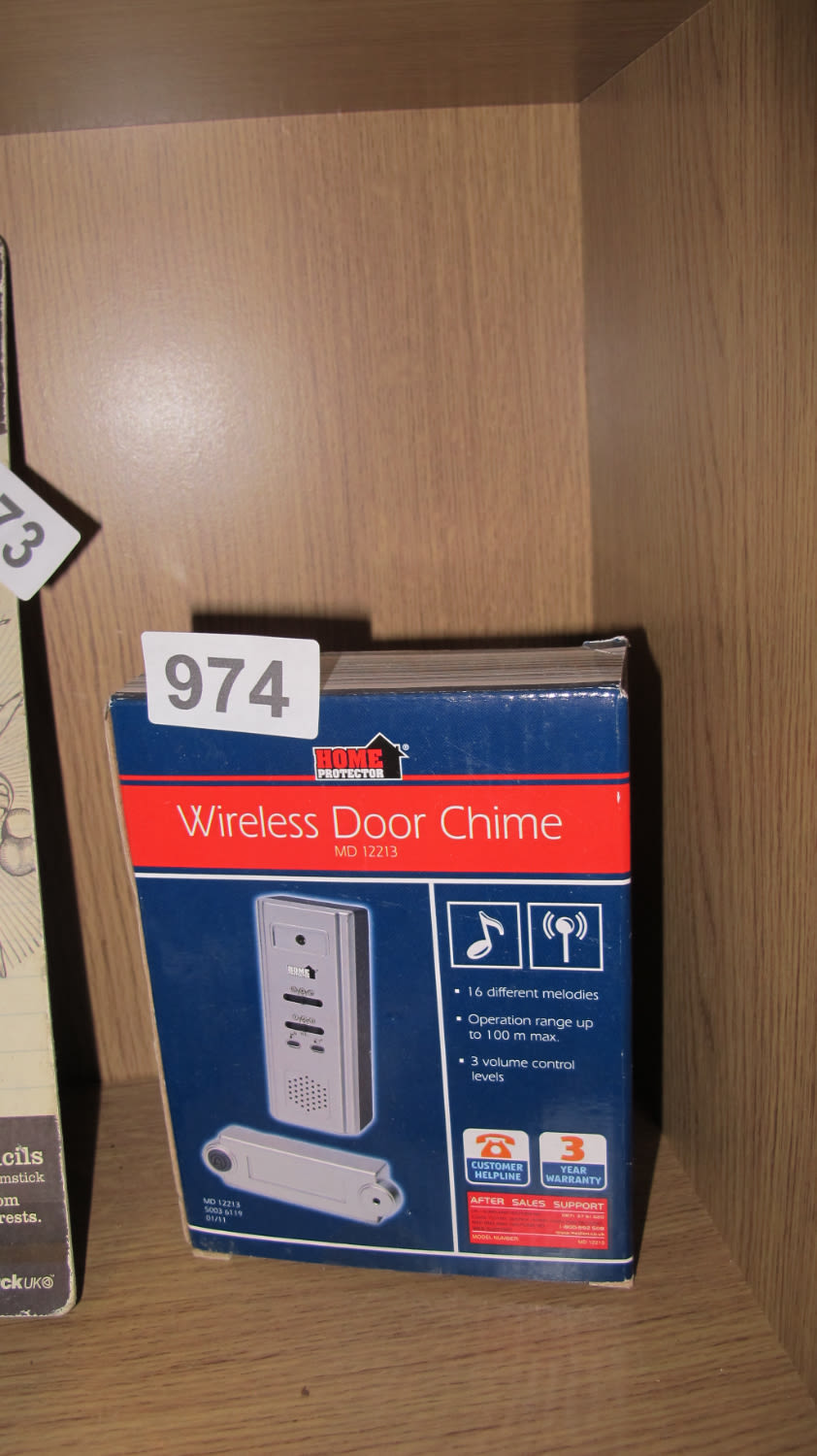 Lot 974: wireless door chime