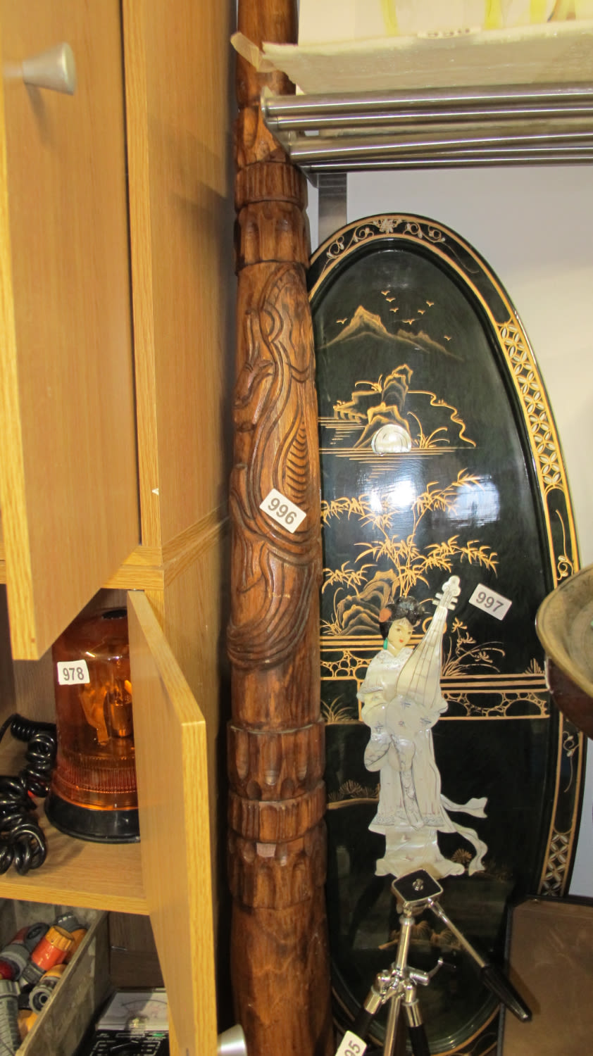 Lot 996: didgeridoo