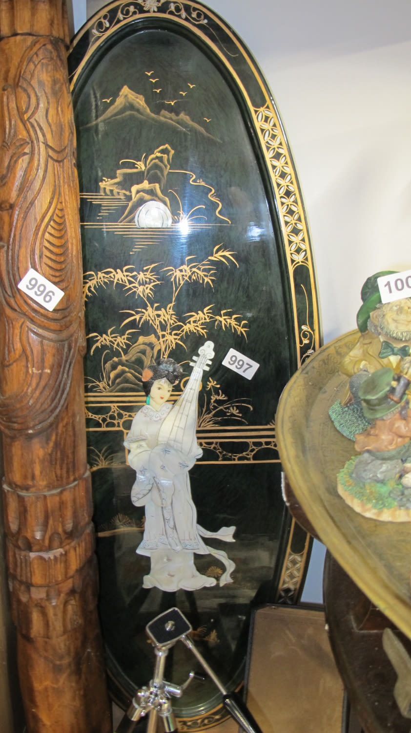Lot 997: Chinese wall plaque