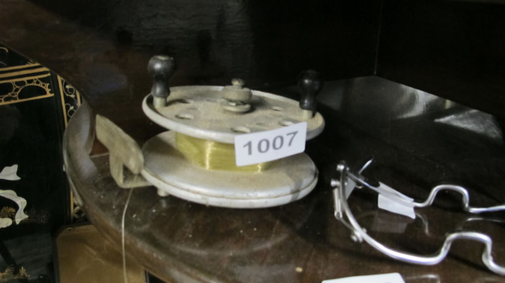 Lot 1007: fly fishing reel