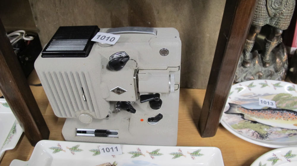 Lot 1010: projector