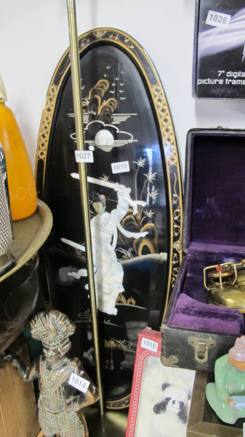 Lot 1015: Chinese wall plaque