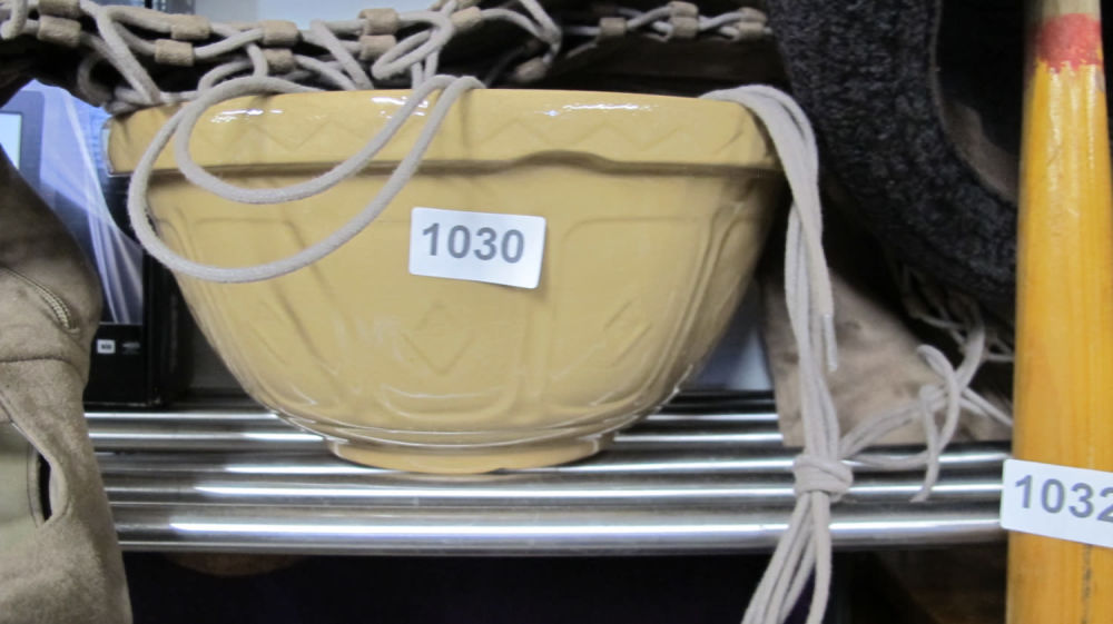 Lot 1030: mason cash mixing bowl