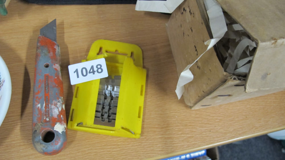 Lot 1048: Stanley knife and blades