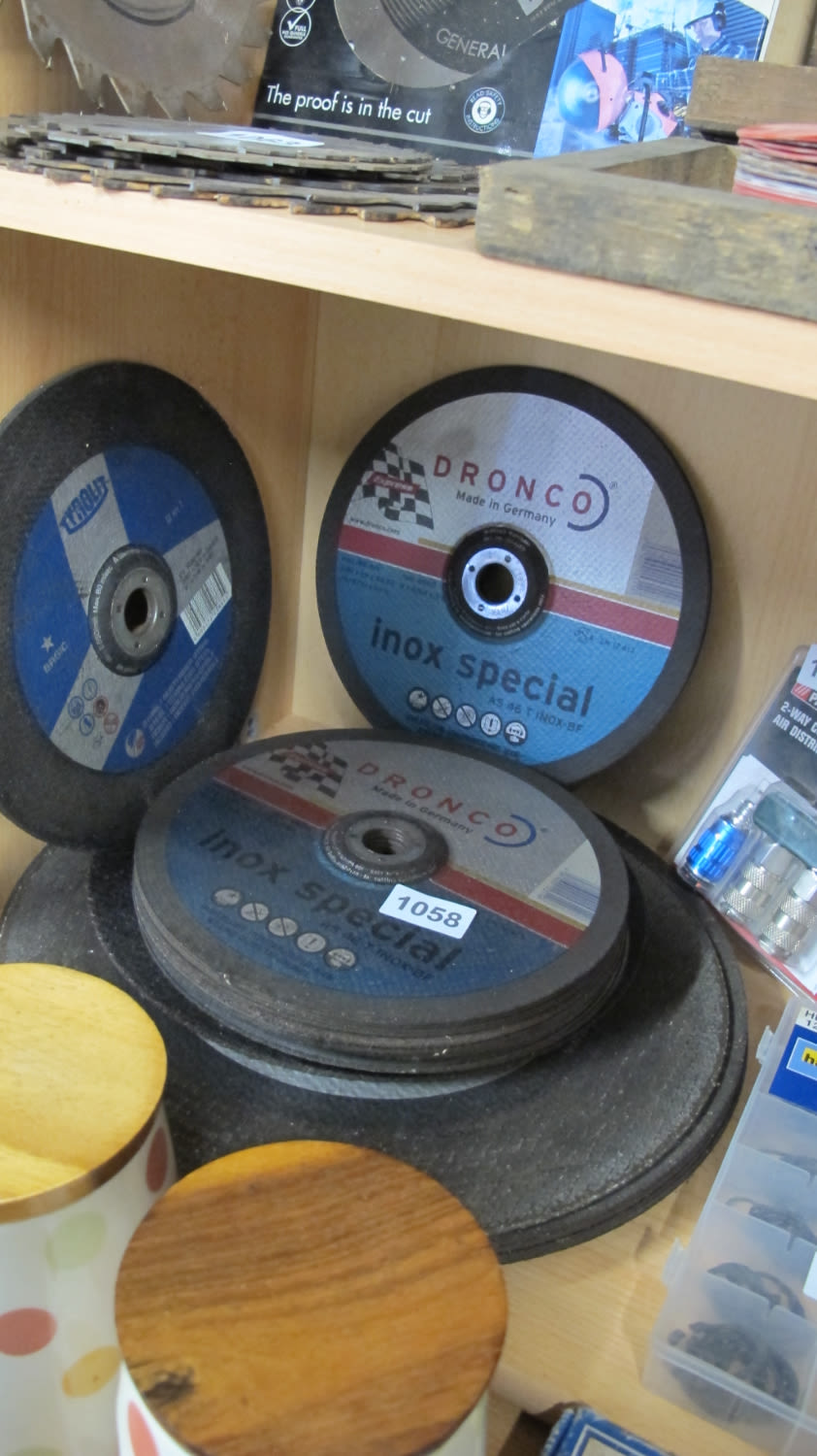 Lot 1058: cutting wheels