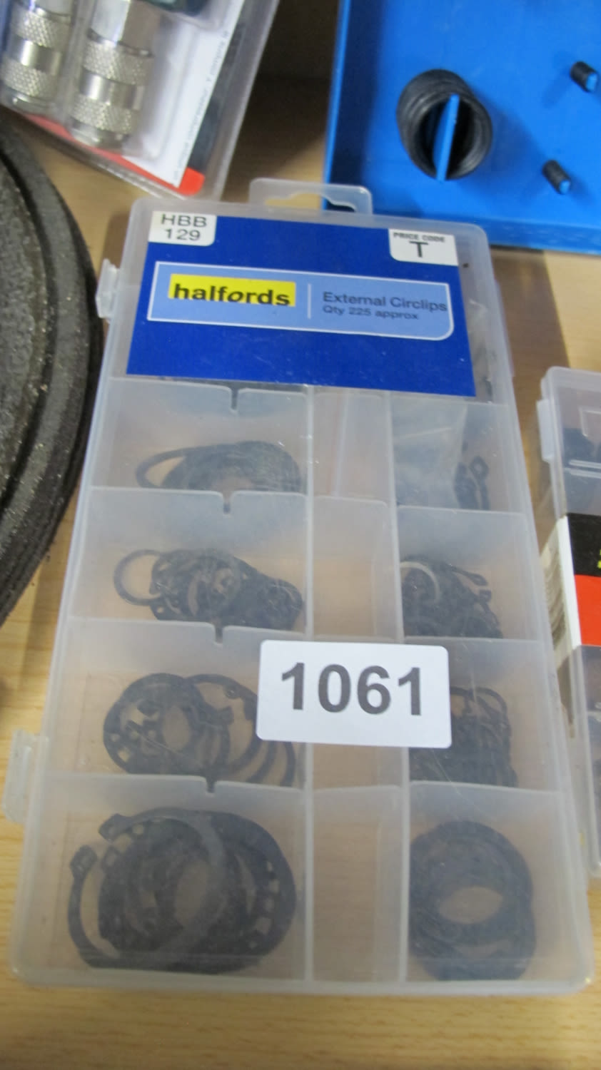 Lot 1061: circlips