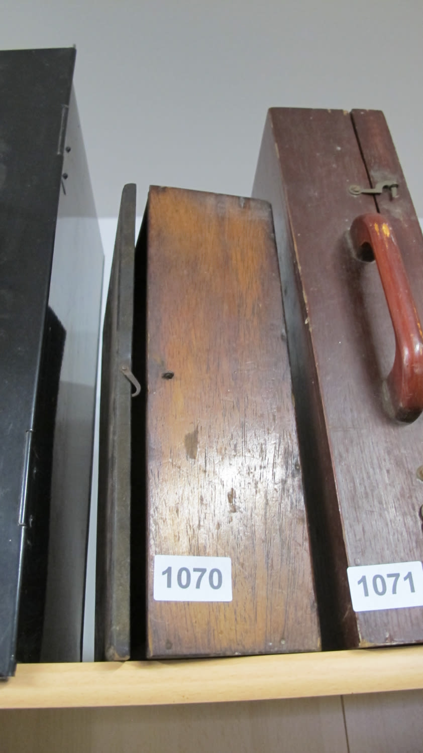 Lot 1070: wooden box