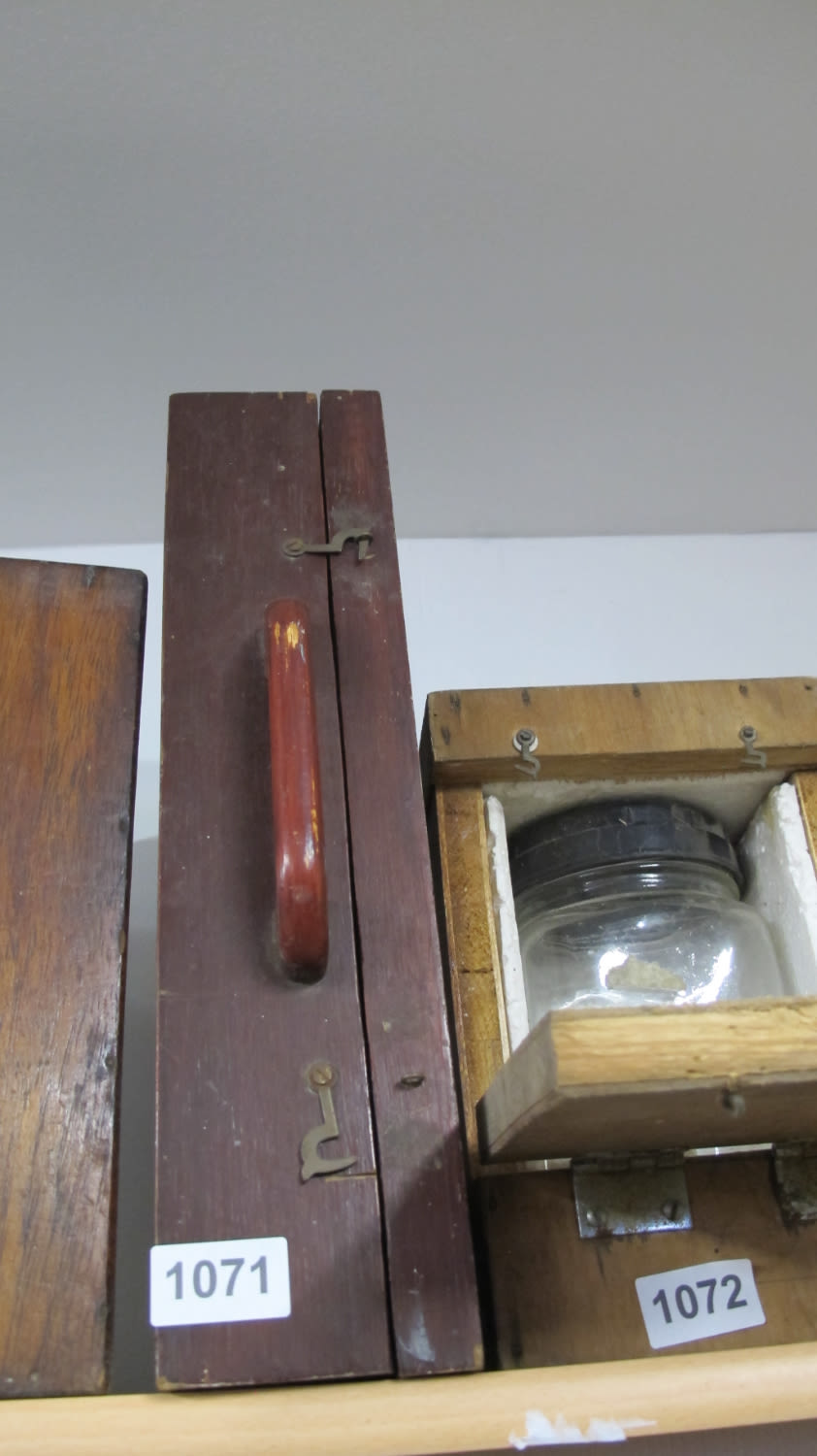 Lot 1071: wooden case