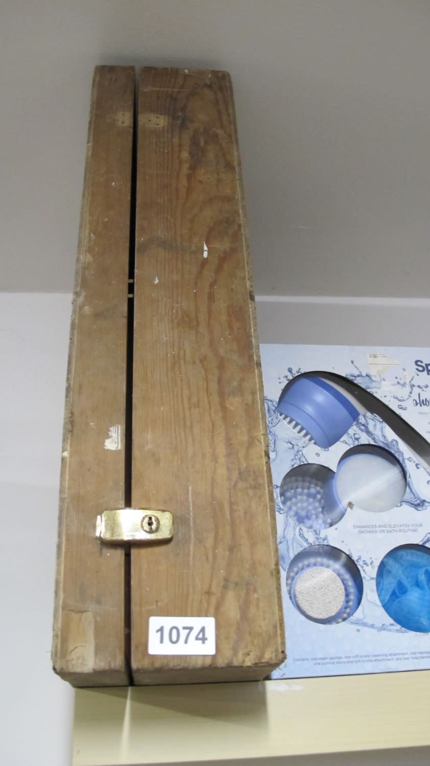 Lot 1074: wooden case